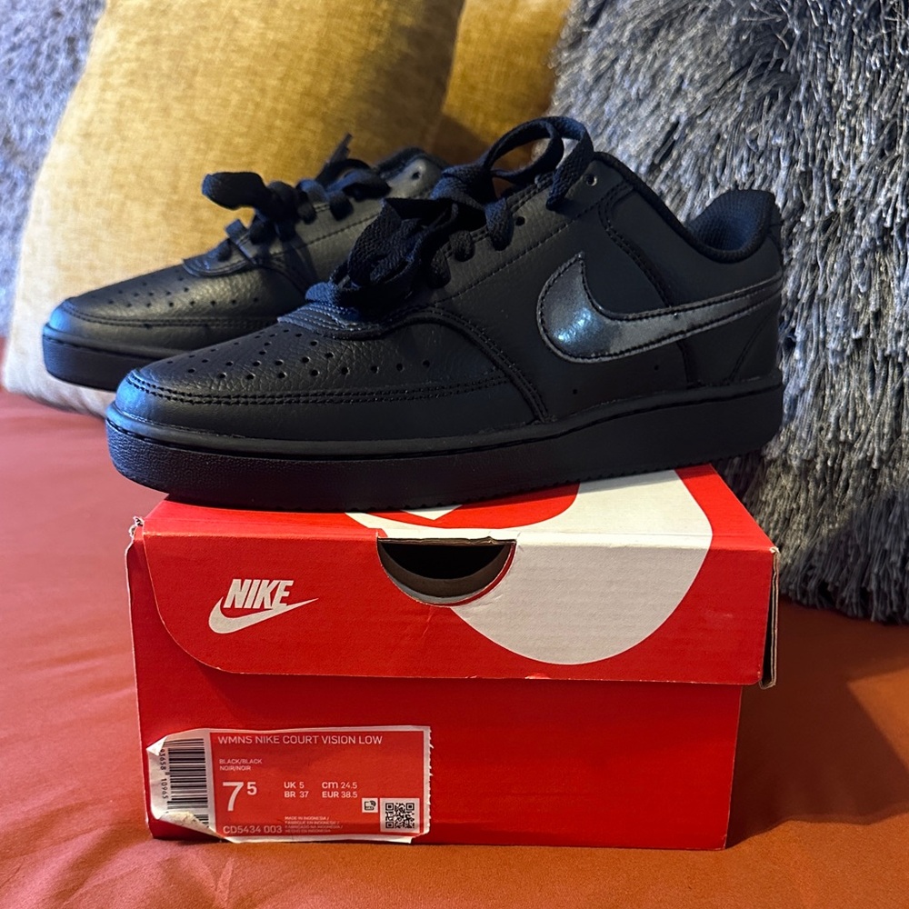 Nike Black Leather Sneakers